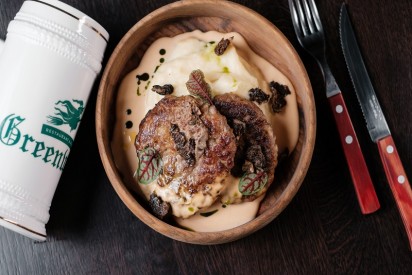 Котлеты из мяса оленя с трюфельно-картофельным кремом