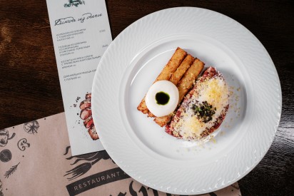 Тартар из оленя с домашними хашбраунами